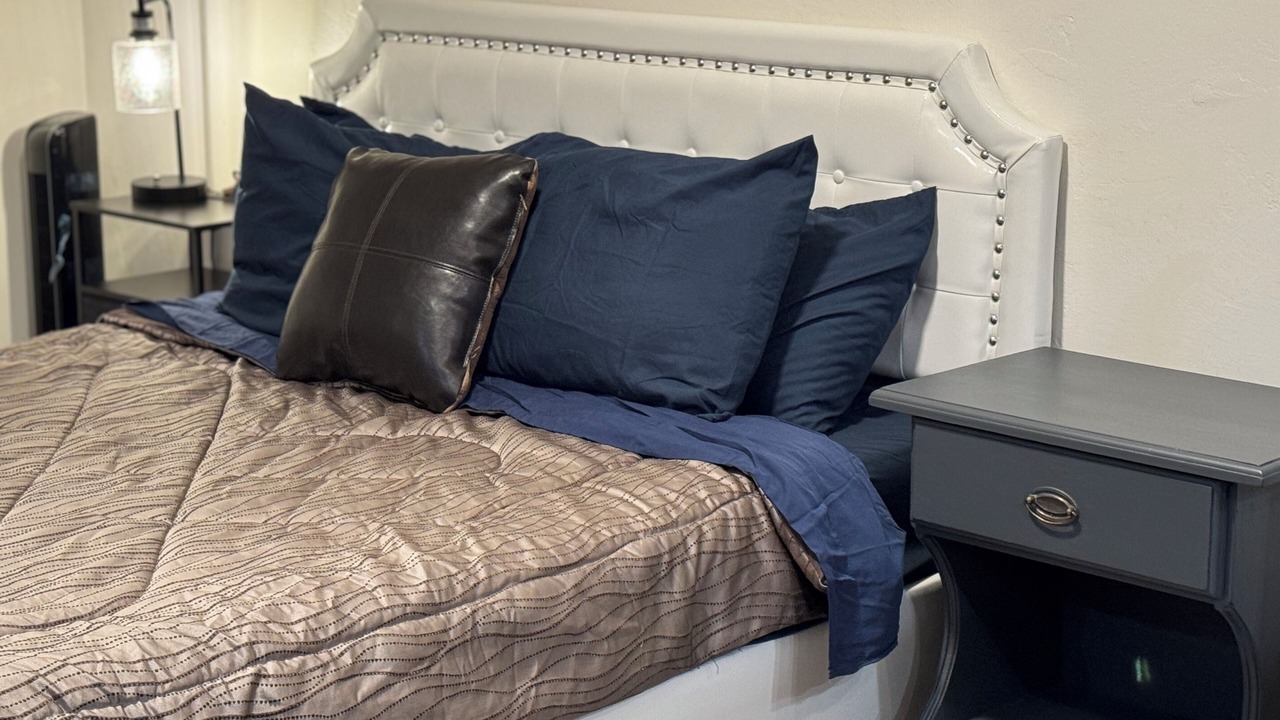 Photo of Bedroom in Oakridge