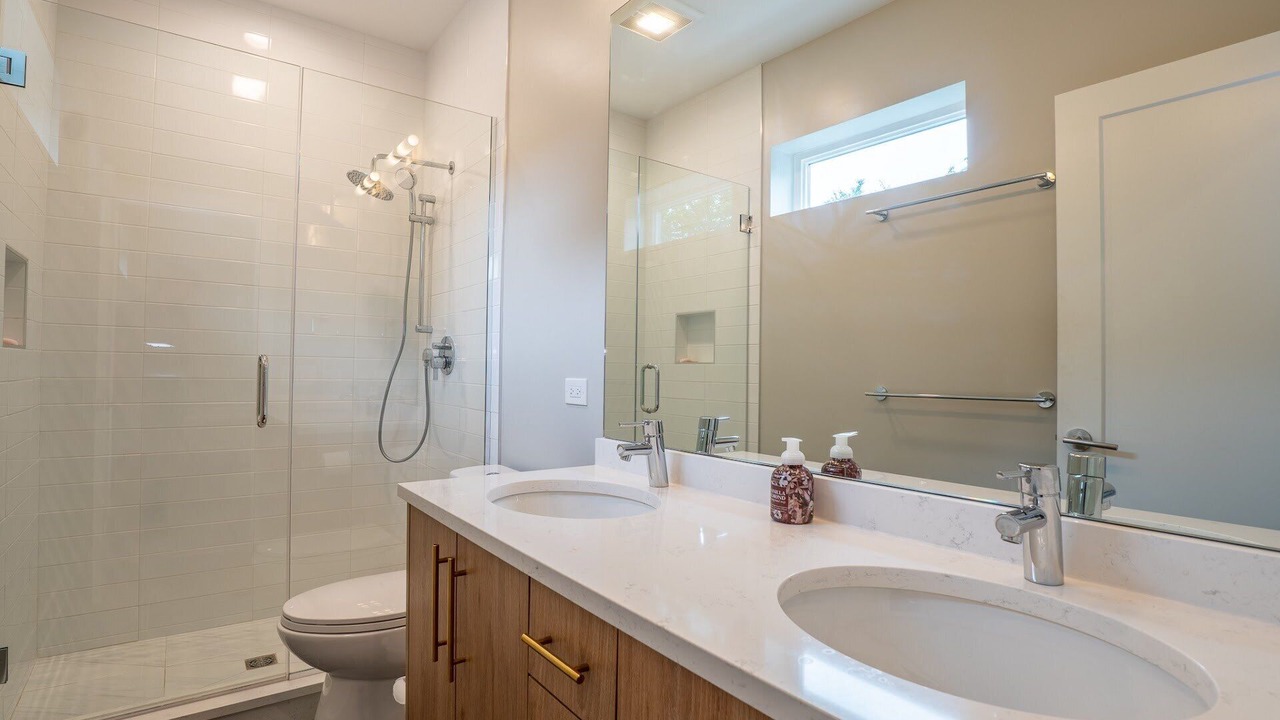 Photo of Bathroom in Woodlawn