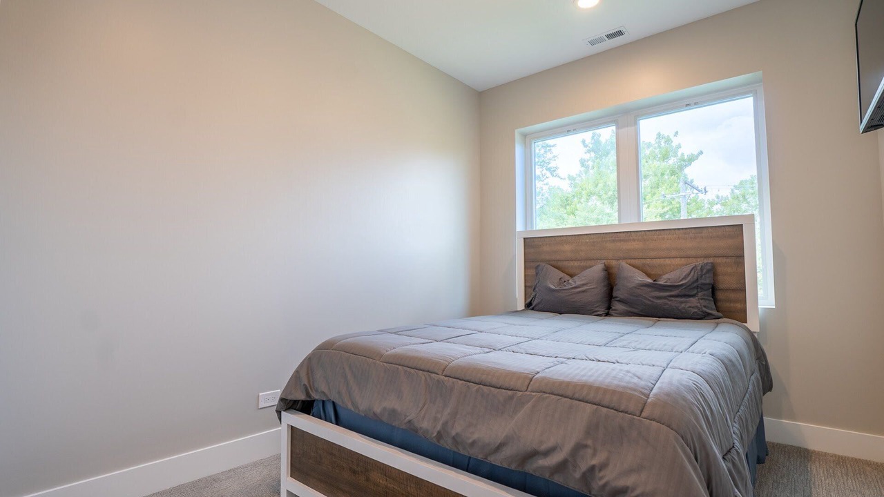 Photo of Bedroom in Woodlawn