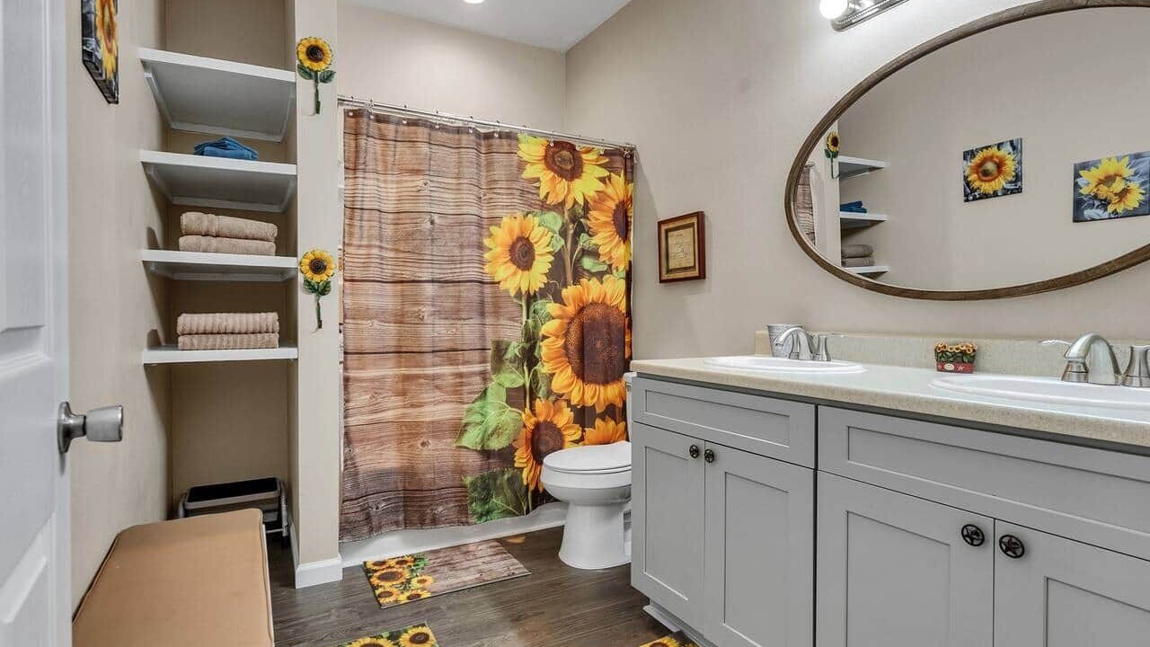 Photo of Bathroom in Jasper