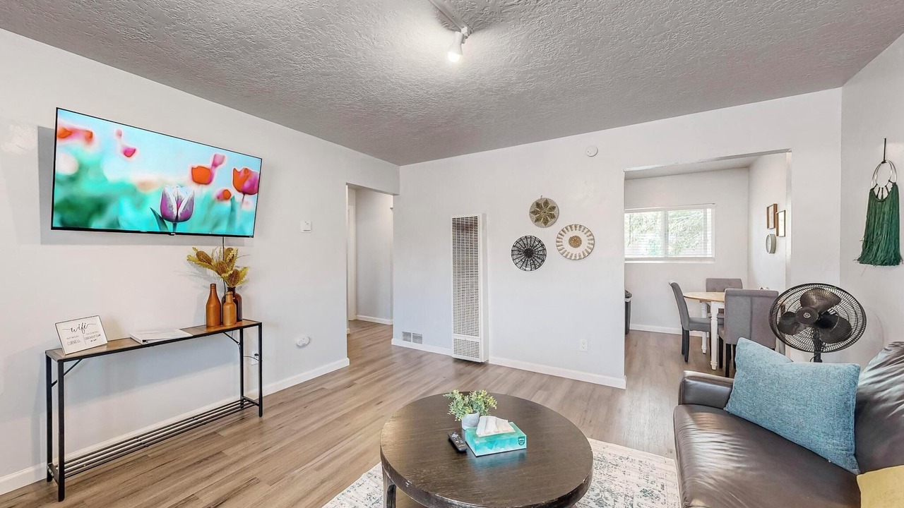 Photo of Livingroom in University Heights