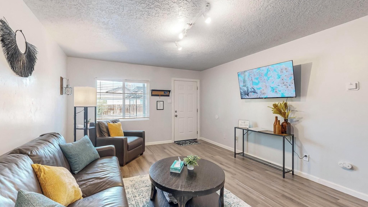 Photo of Livingroom in University Heights