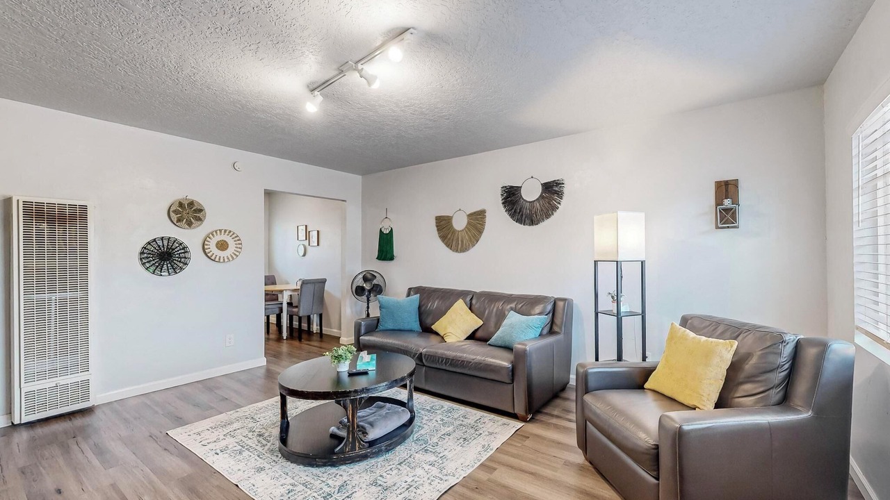 Photo of Livingroom in University Heights
