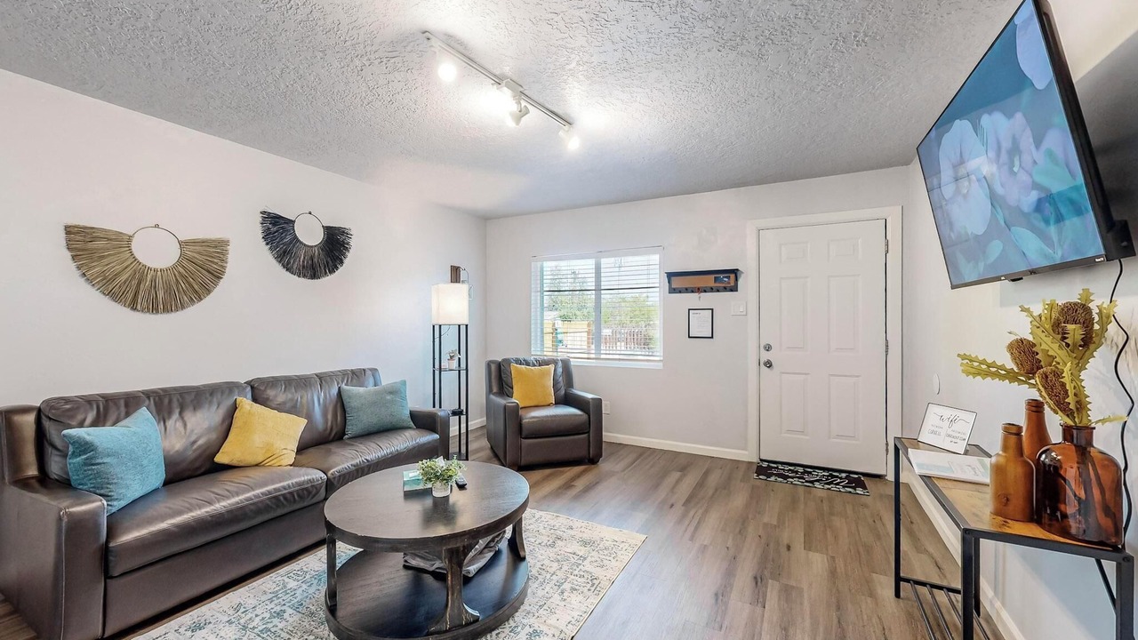 Photo of Livingroom in University Heights