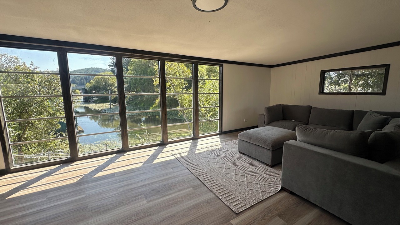 Photo of Livingroom in Lakeside