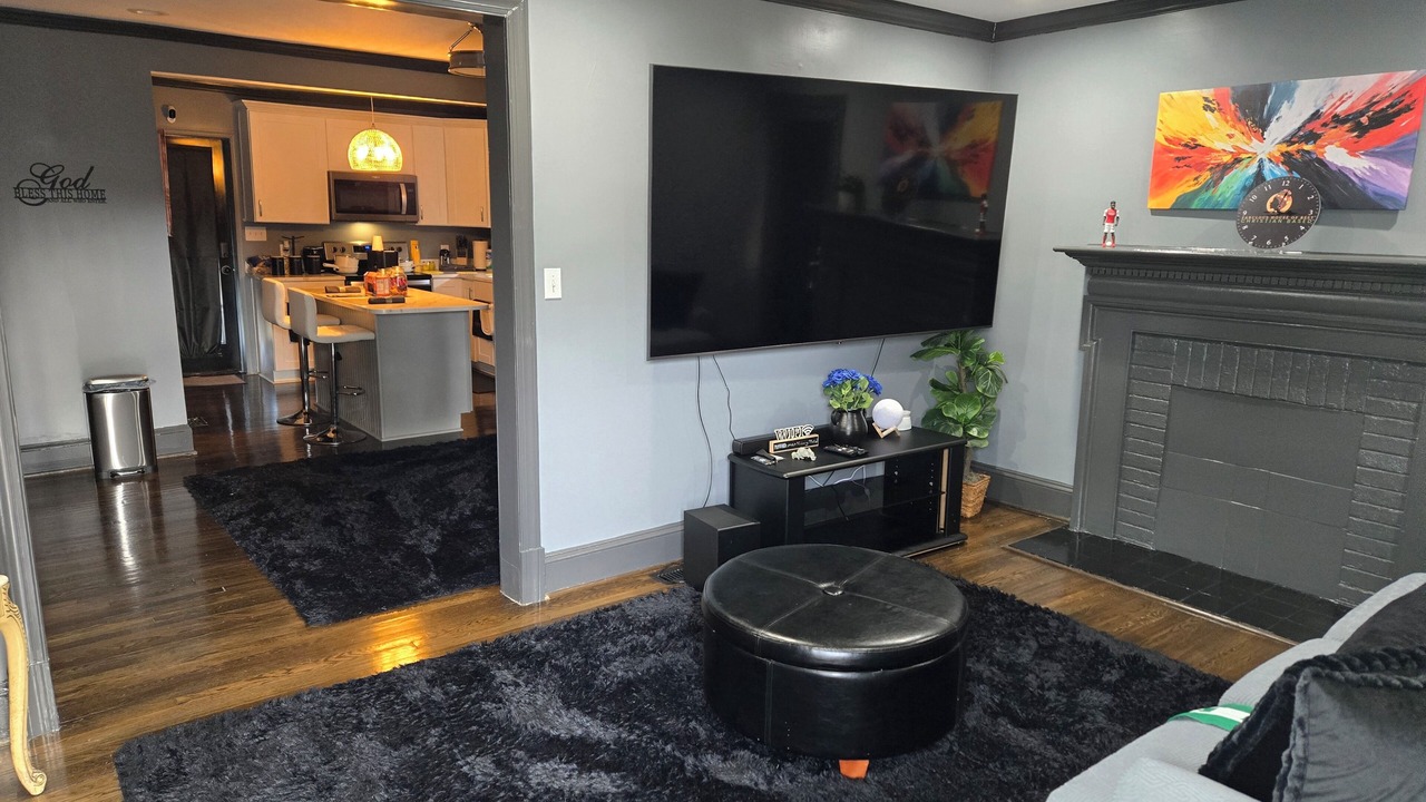 Photo of Livingroom in McGuire