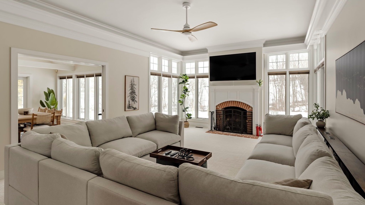 Photo of Livingroom in Washington Boro