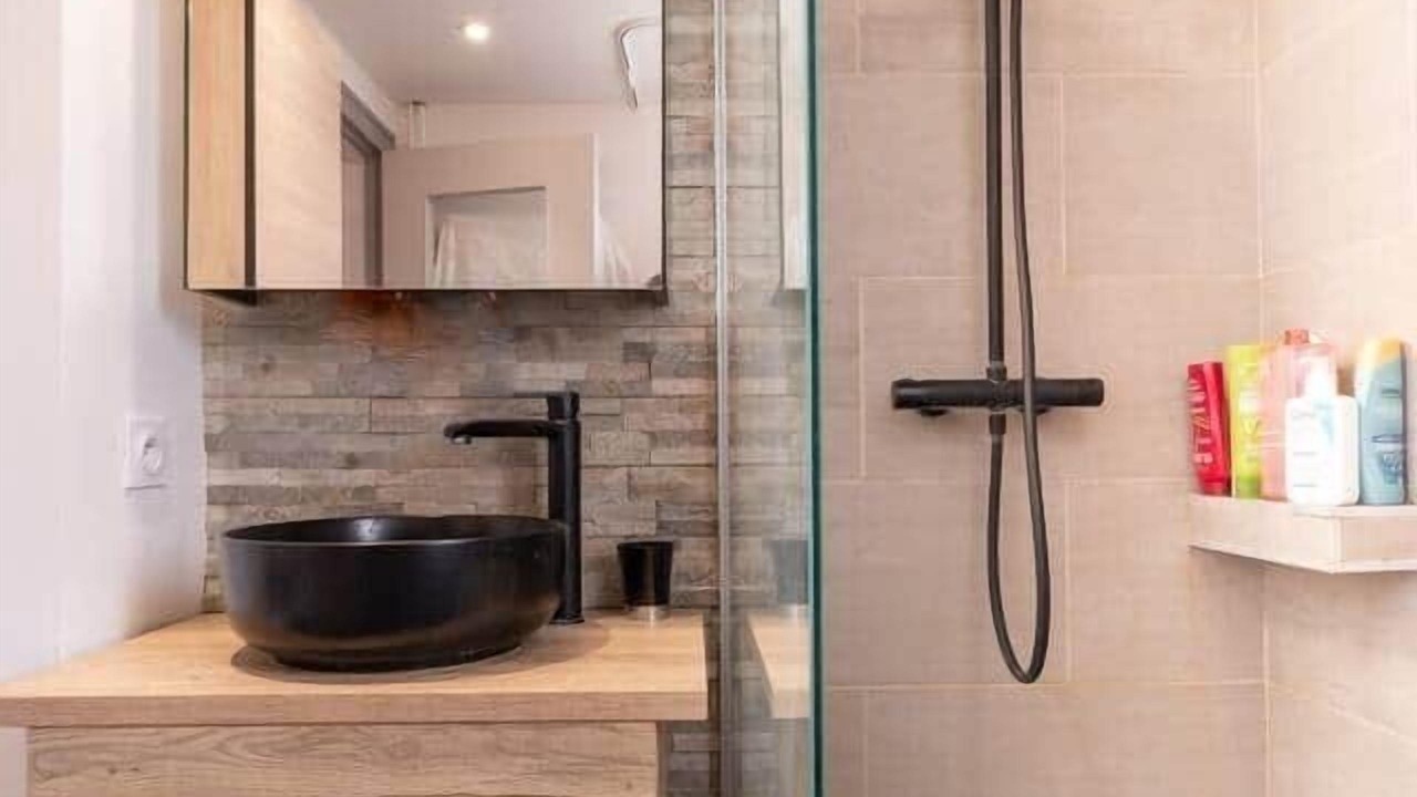 Photo of Bathroom in Saint-Helier