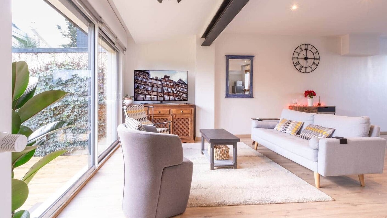 Photo of Livingroom in Quartier Francisco-Ferrer - Landry - Bourgeois - Poterie
