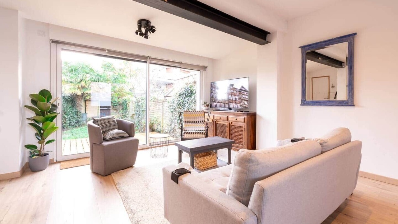 Photo of Livingroom in Quartier Francisco-Ferrer - Landry - Bourgeois - Poterie