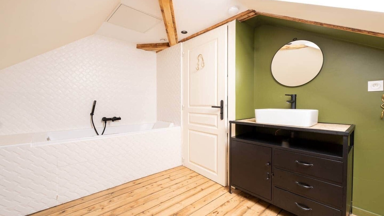 Photo of Bathroom in Thabor - Saint-Helier