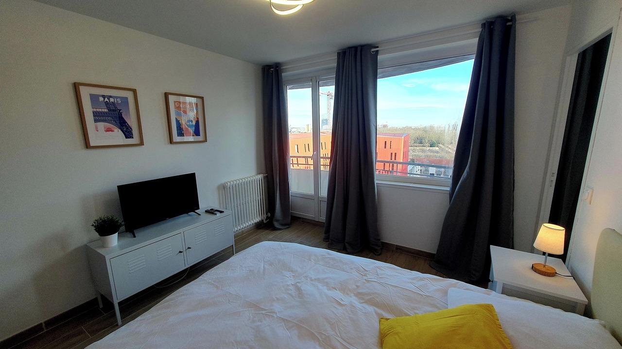 Photo of Bedroom in Le Kremlin-Bicetre