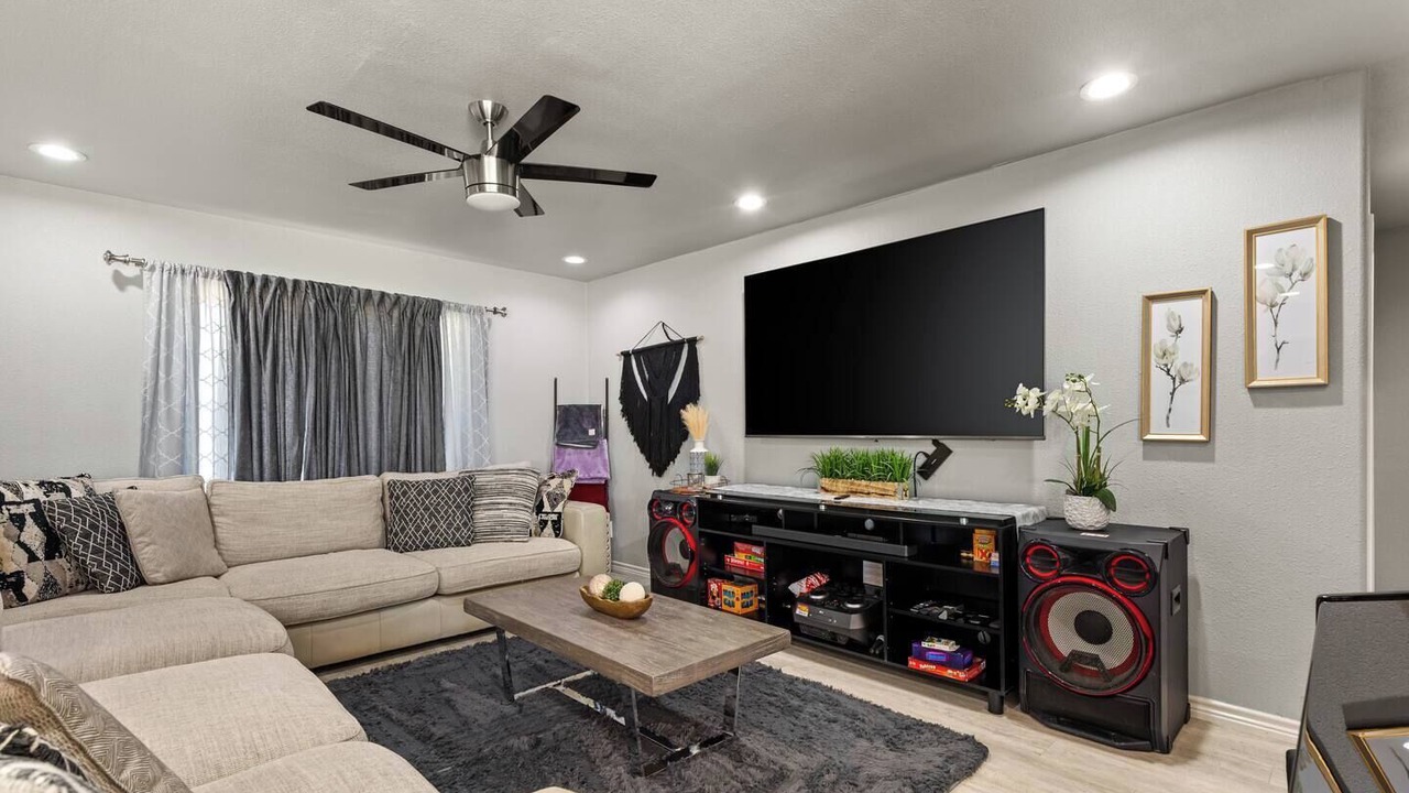 Photo of Livingroom in West San Antonio
