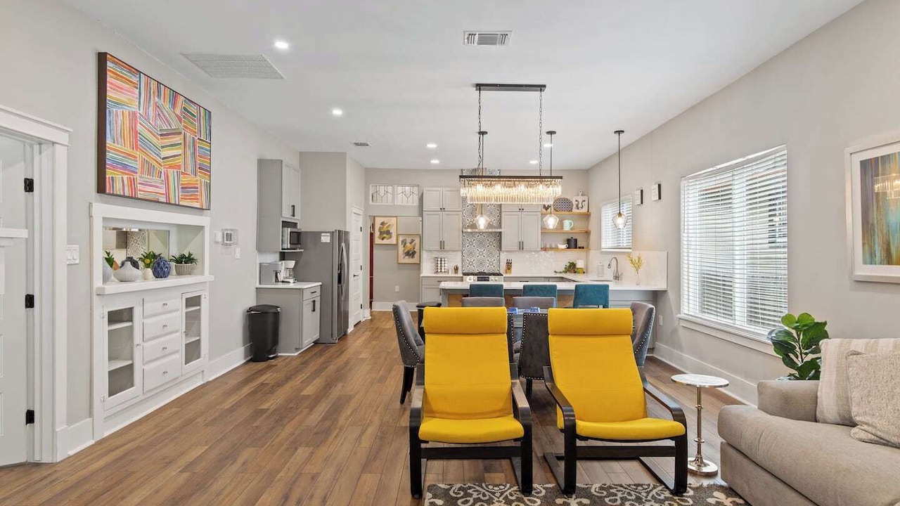 Photo of Livingroom in Mahncke Park