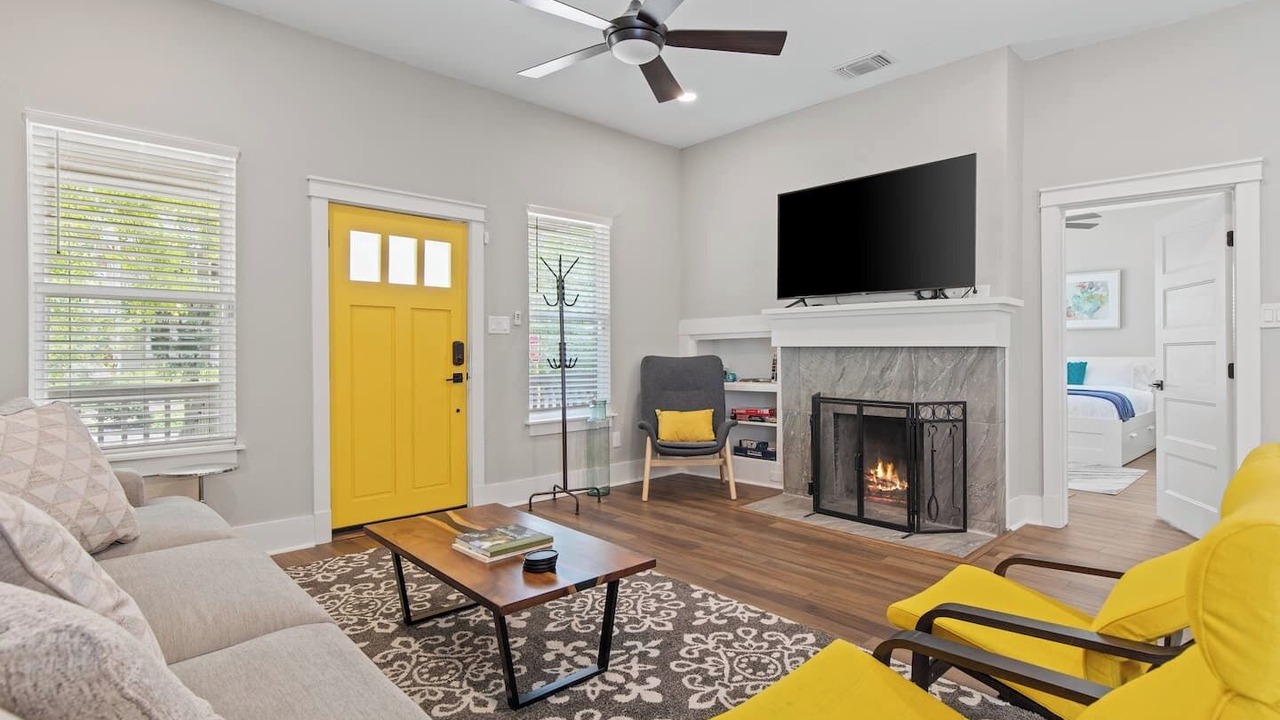 Photo of Livingroom in Mahncke Park