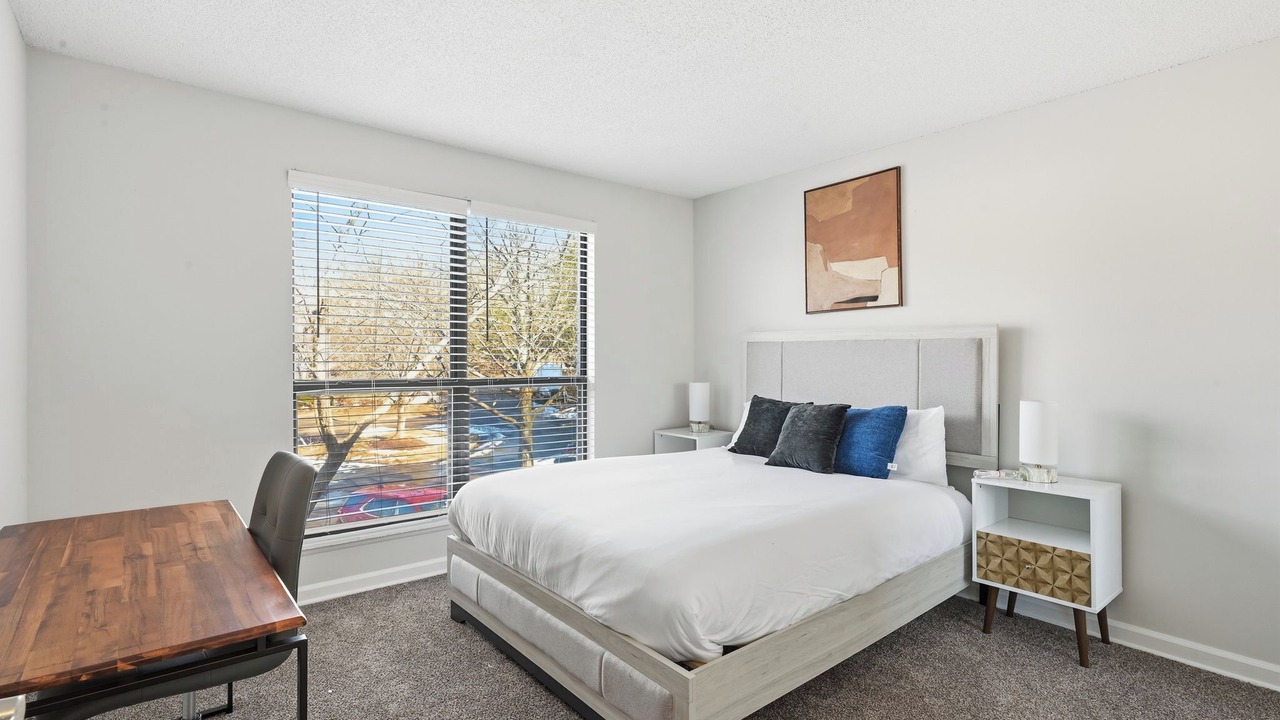 Photo of Bedroom in Hurstbourne Acres