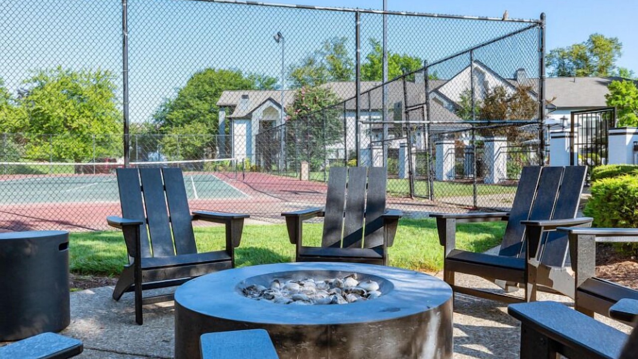 Photo of Outdoor in Hurstbourne Acres