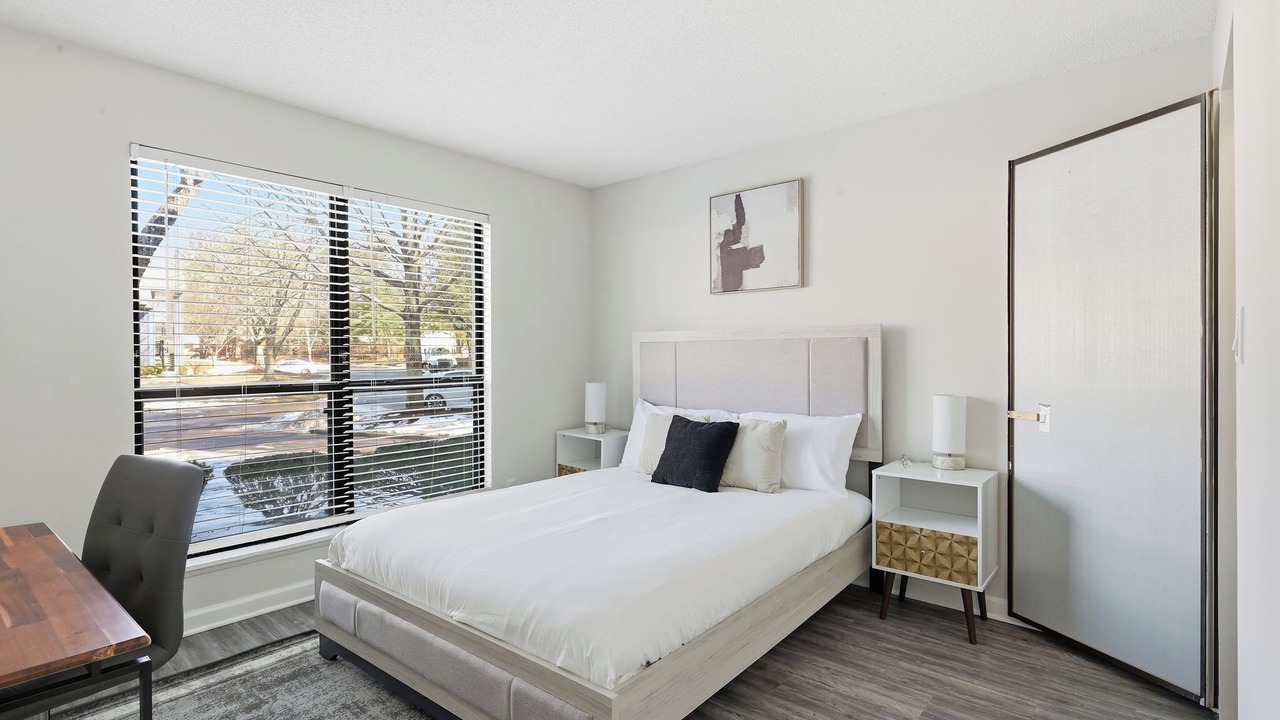 Photo of Bedroom in Hurstbourne Acres