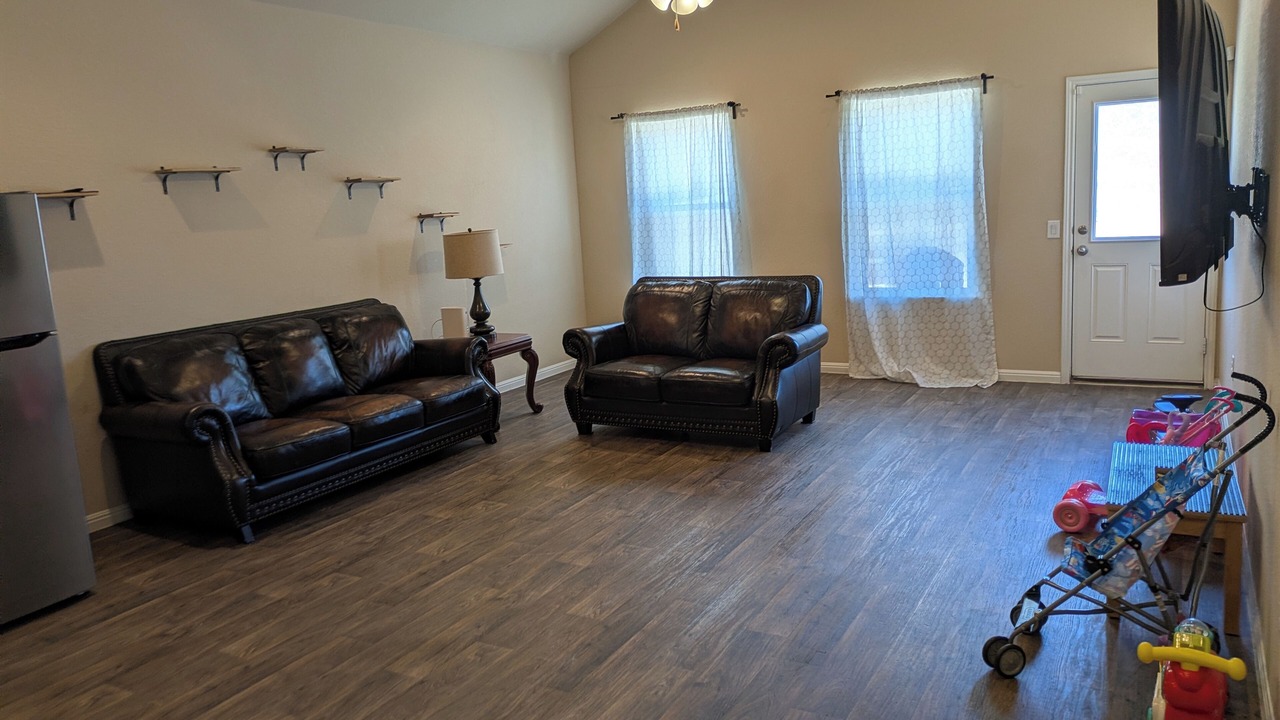 Photo of Livingroom in Pioneer Crossing
