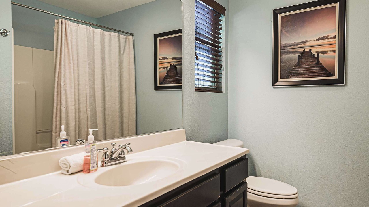 Photo of Bathroom in Lakeside Estates