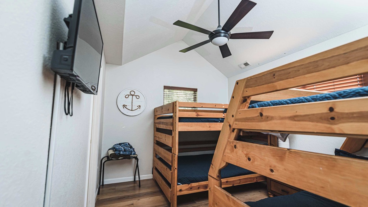 Photo of Bedroom in Lakeside Estates