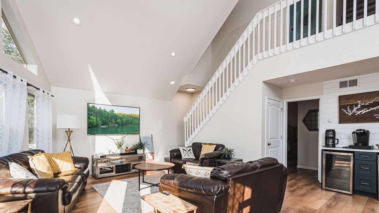 Photo of Livingroom in Lakeside Estates