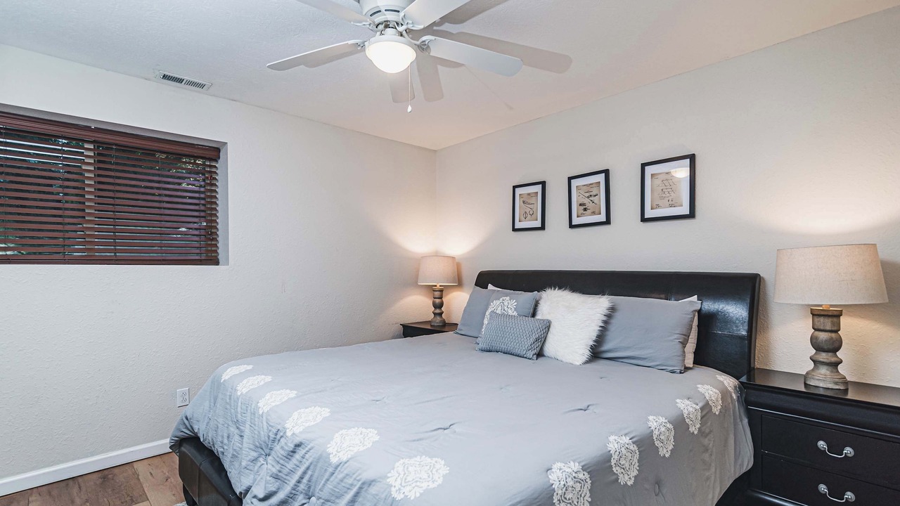 Photo of Bedroom in Lakeside Estates