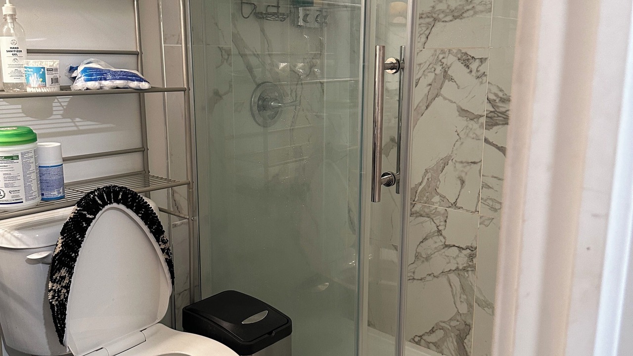 Photo of Bathroom in Aylmer