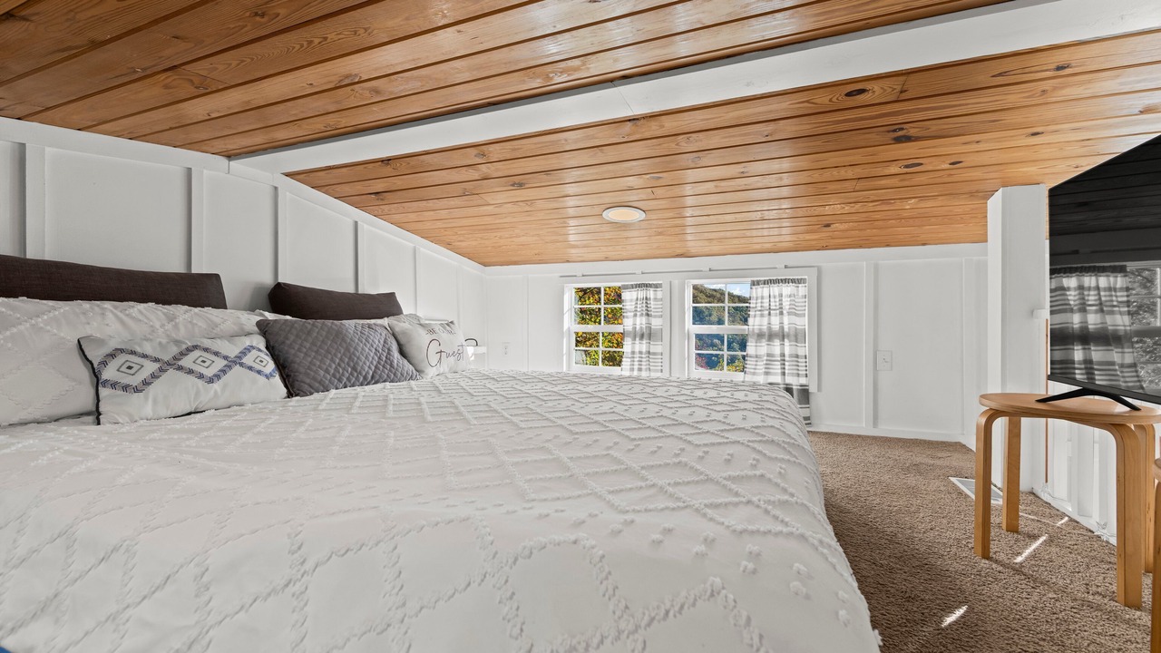 Photo of Bedroom in Sylva