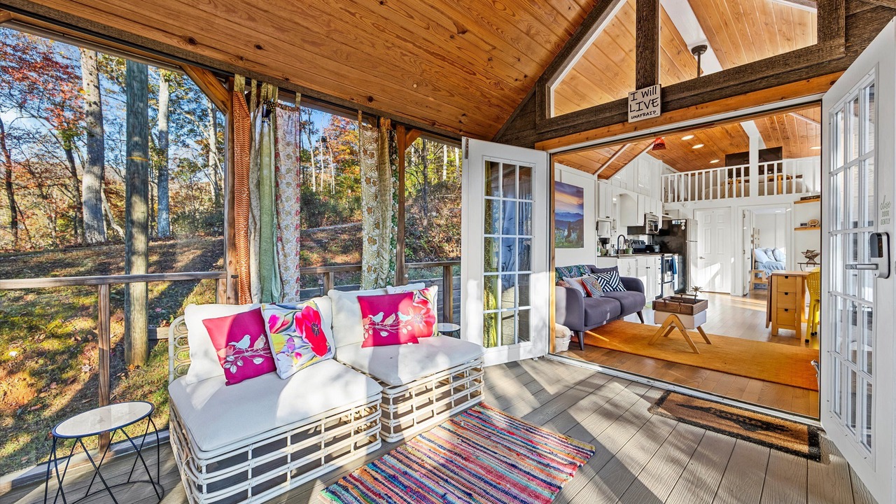 Photo of Livingroom in Sylva