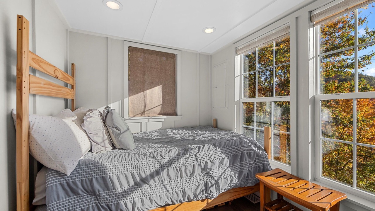 Photo of Bedroom in Sylva
