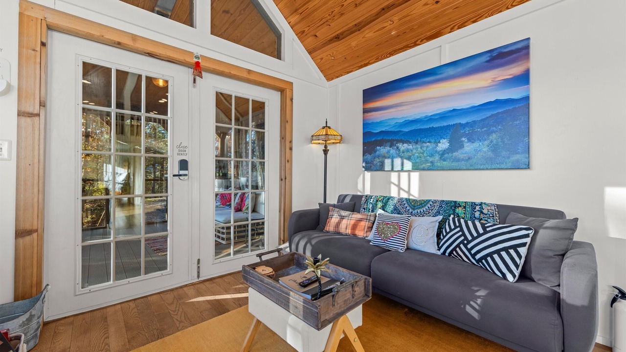 Photo of Livingroom in Sylva