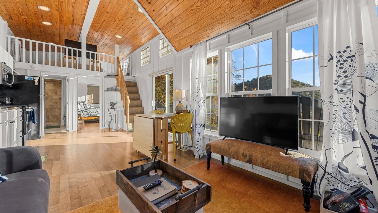 Photo of Livingroom in Sylva