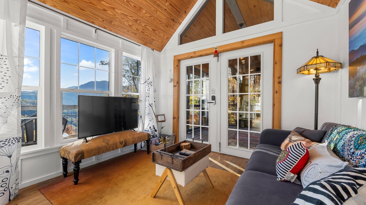 Photo of Livingroom in Sylva