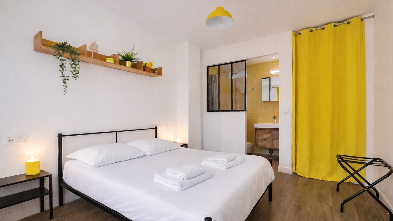 Photo of Bedroom in Saint-Denis