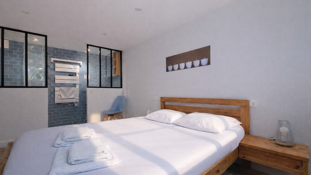 Photo of Bedroom in Saint-Denis