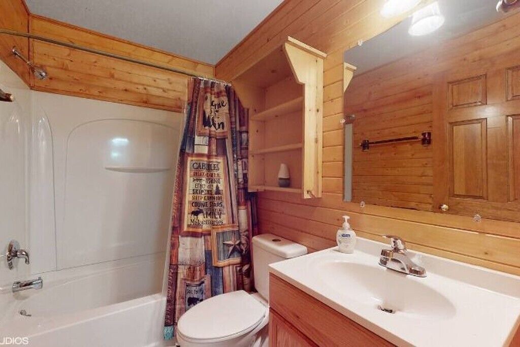 Photo of Bathroom in Warrens