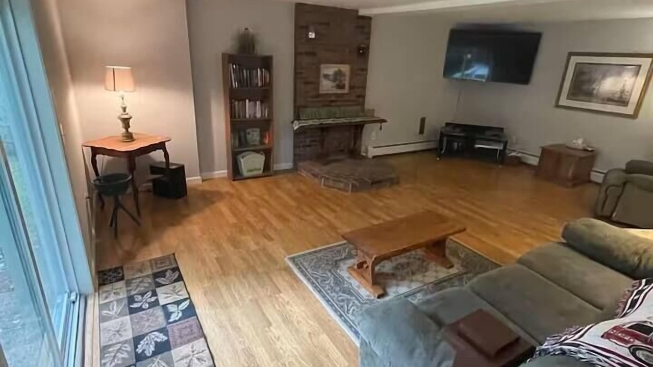 Photo of Livingroom in Lamoine