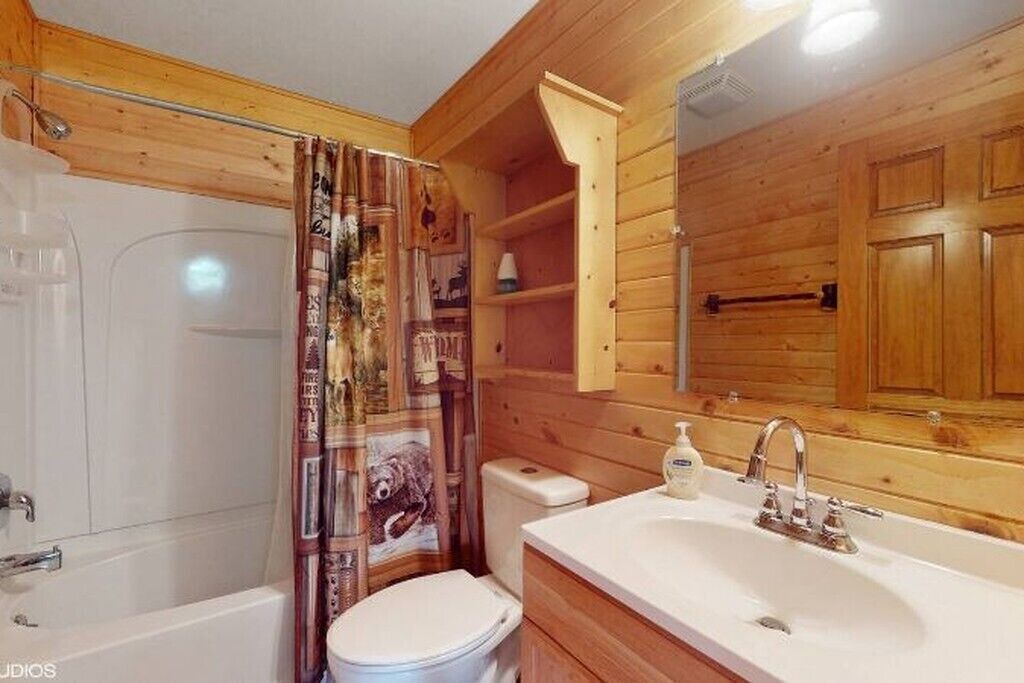 Photo of Bathroom in Warrens