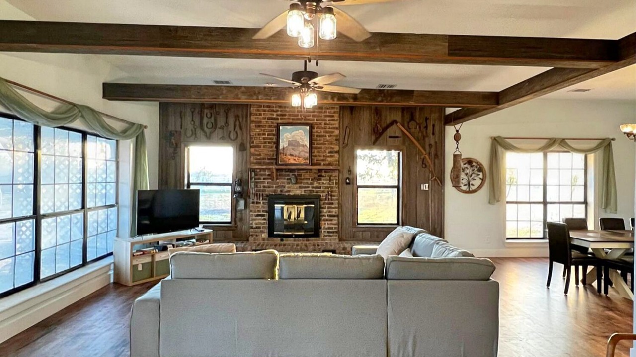 Photo of Livingroom in Bellville