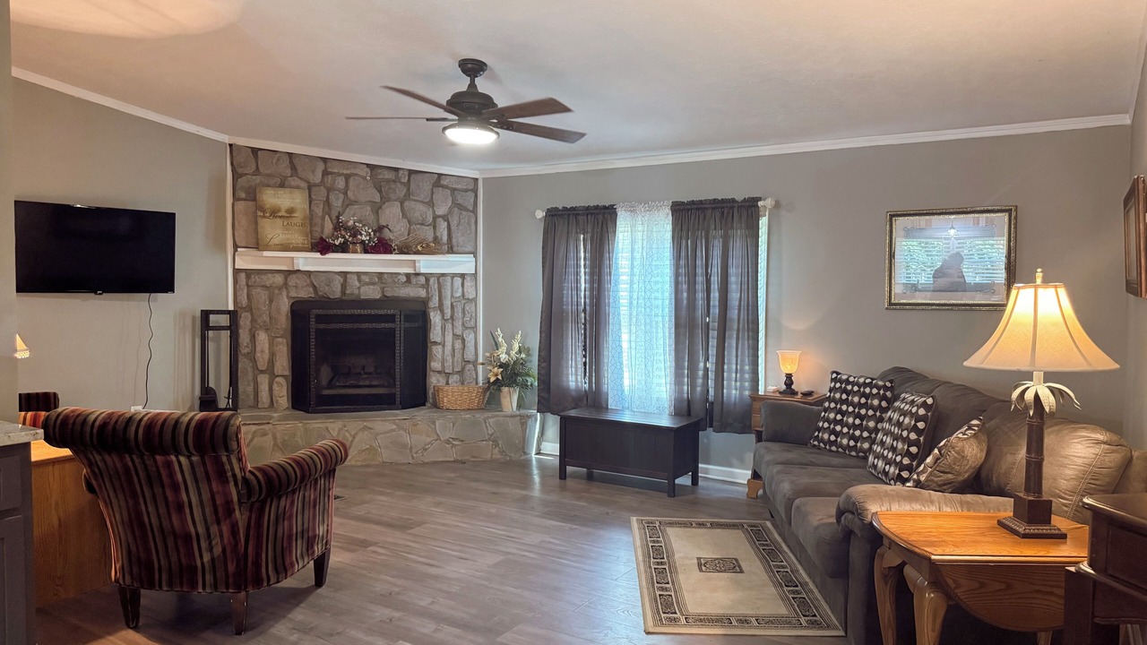Photo of Livingroom in Langley