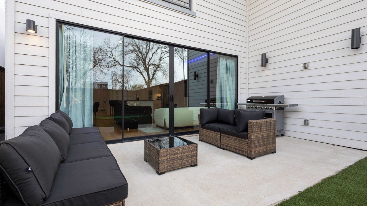 Photo of Outdoor in Oak Lawn