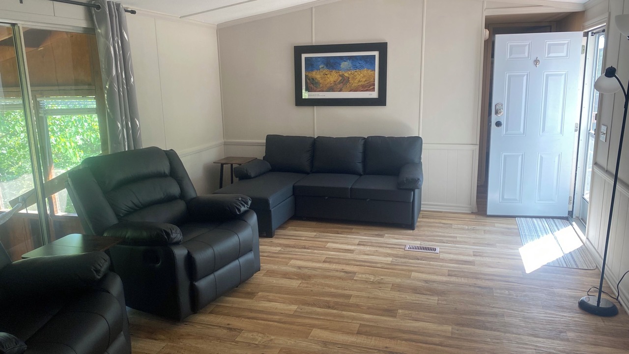 Photo of Livingroom in Sand Springs