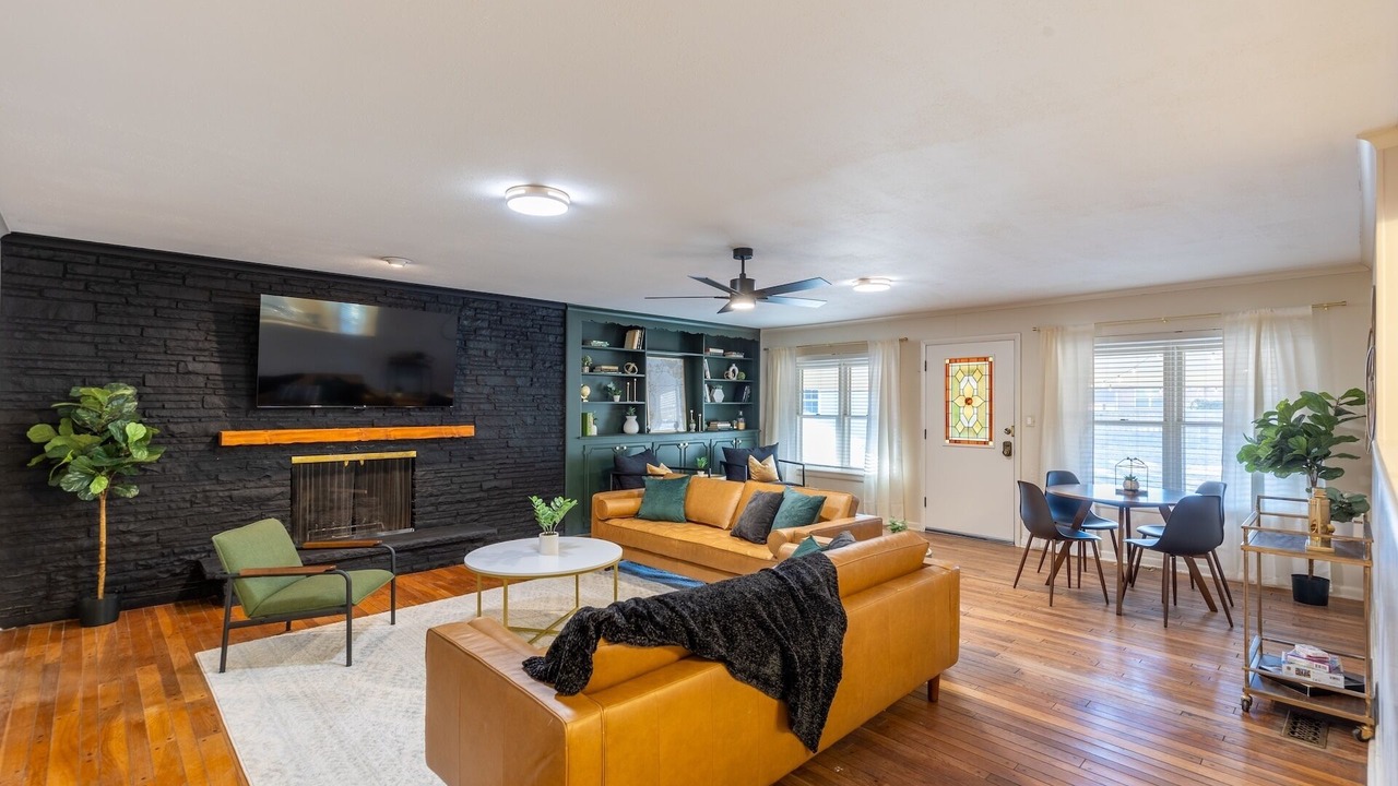 Photo of Livingroom in Tulsa