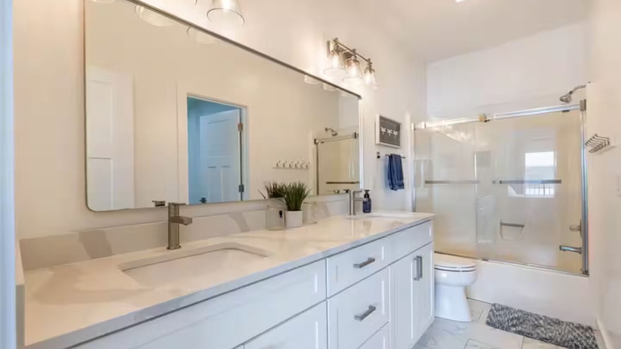 Photo of Bathroom in Lakeland