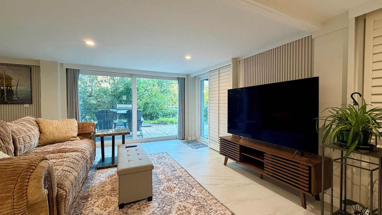 Photo of Livingroom in Bay Isle