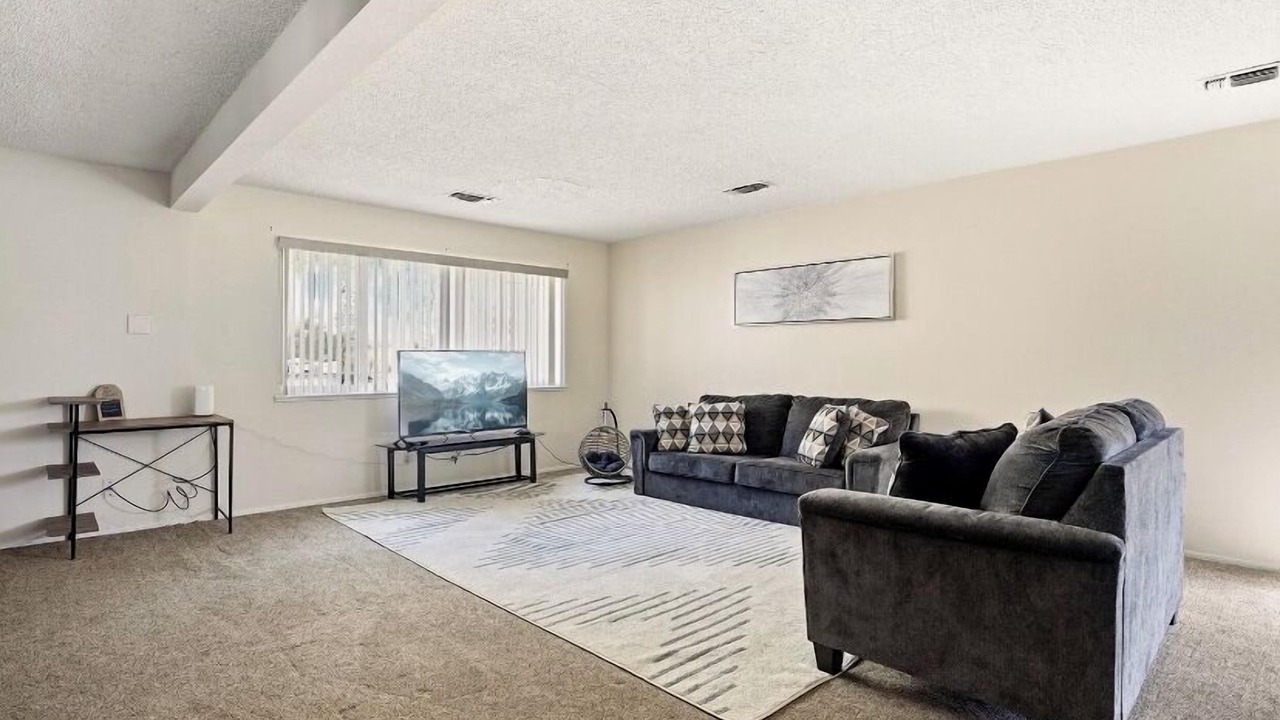 Photo of Livingroom in Northeast Heights
