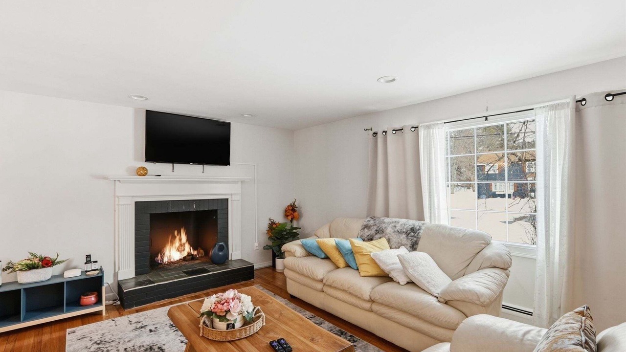Photo of Livingroom in Maple Hill