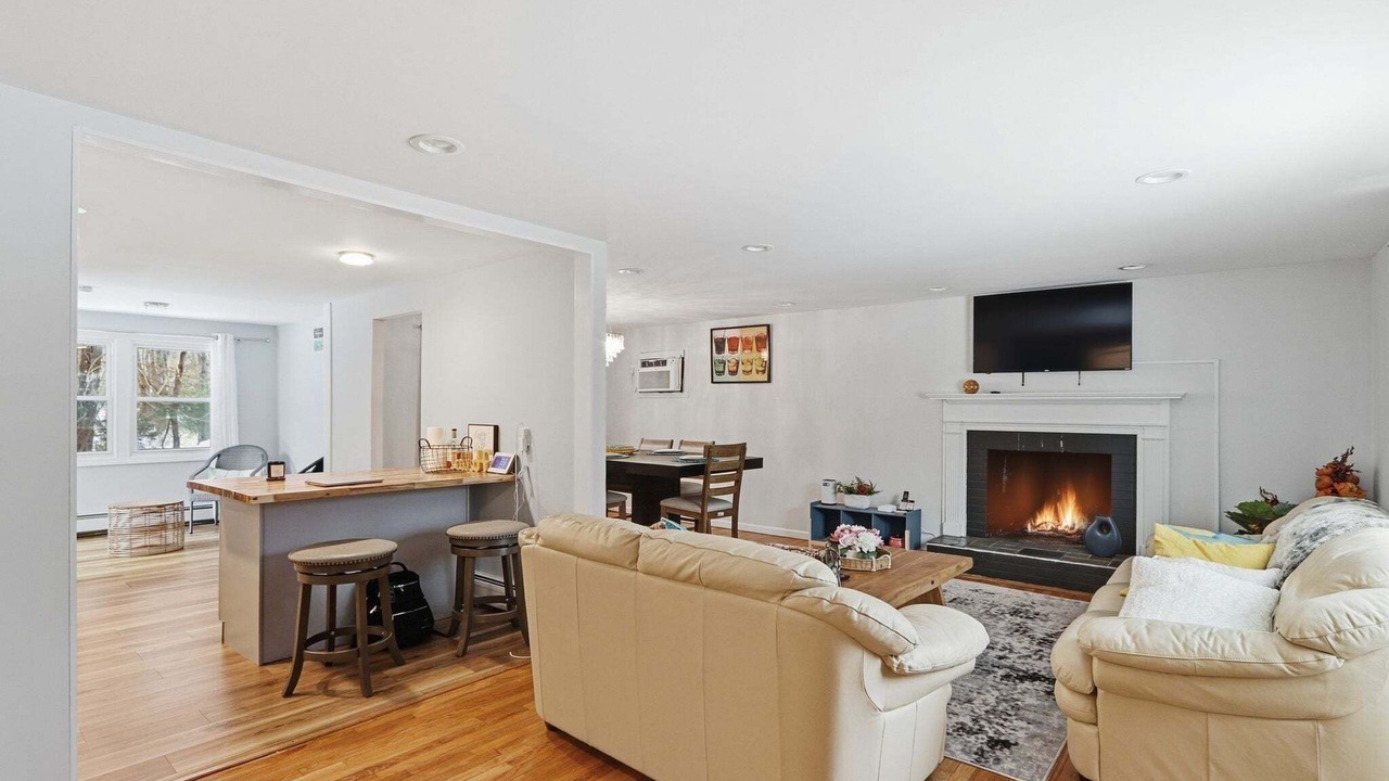 Photo of Livingroom in Maple Hill