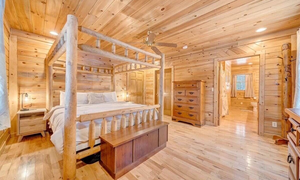 Photo of Bedroom in Hot Springs